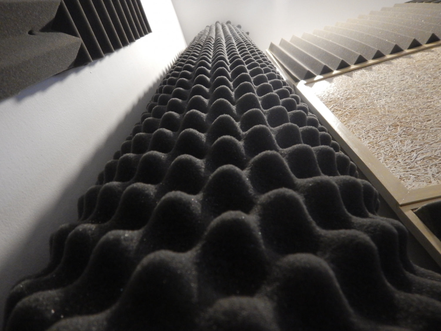 Melamine Acoustic Foam vs. Traditional Foam